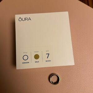 Gently Used Oura Ring (Horizon, Size 7) with Charger & Original Box